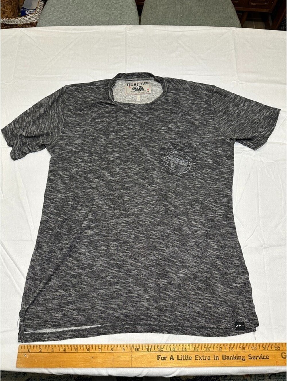 Techstyles A California Co Black Gray  Seattle Washington Space Needle t Shirt L
